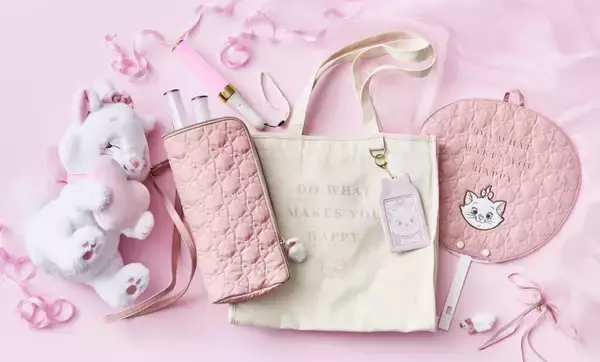 ディズニーよりマリーの推し活グッズが発売決定！淡いピンク色が基調のうちわケースやペンライトケース、カードケースなど