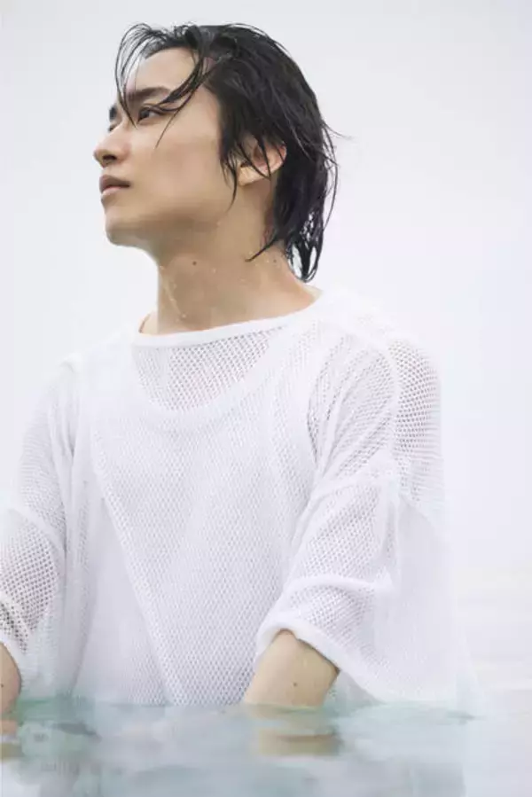 「松岡広大の俳優業10周年を記念したスタイルブックが8月9日に発売。北村匠海・矢部昌暉／小関裕太・溝口琢矢との鼎談企画も」の画像