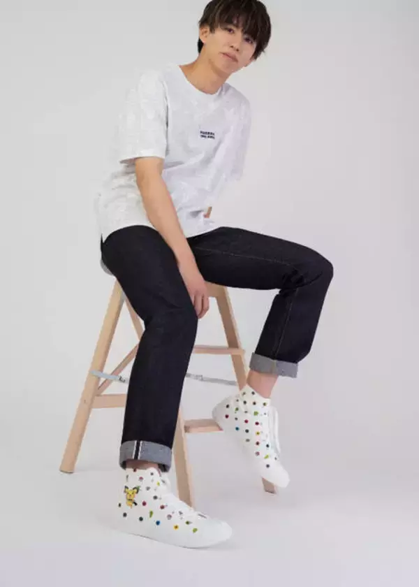 「ポケモンカードゲーム×はじめしゃちょーコラボ！キュートなピチューのTシャツやバケットハットなど」の画像