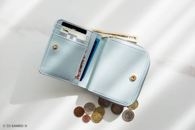 サンリオ『シナモロール』二つ折り財布が発売決定！かわいいだけじゃない、機能性抜群アイテム