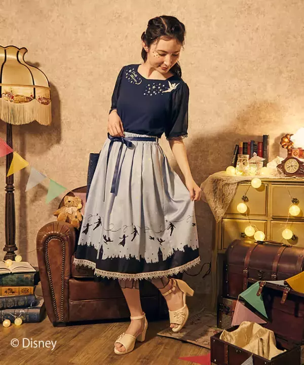 「『ピーター・パン』×「axes femme」アパレルコレクションが登場！可憐でロマンチックなデザインのワンピース、スカート、トートバッグなど」の画像