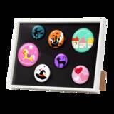 「推しの缶バッジを刺さずに飾れる「マグネットフレーム」が発売！マグネット板入りでマグネットフィギュアにも対応」の画像2