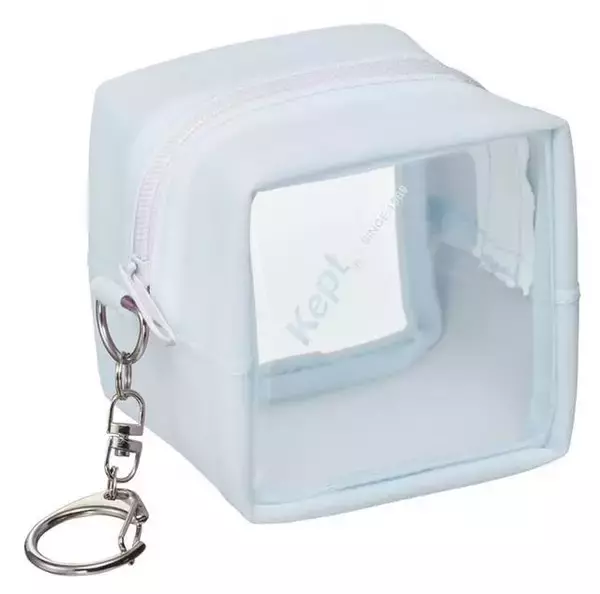 「ロフトに「推し活文房具」が登場！ぬいぐるみを持ち歩くキューブポーチ、ブロマイドや缶バッジをまとめるコレクションファイルなど」の画像