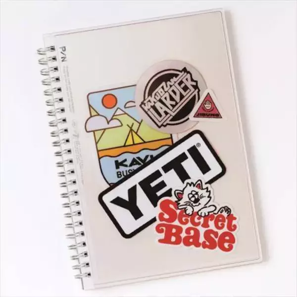 「ロフトに「推し活文房具」が登場！ぬいぐるみを持ち歩くキューブポーチ、ブロマイドや缶バッジをまとめるコレクションファイルなど」の画像