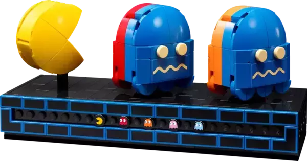 「『パックマン』のアーケード筐体を再現したレゴが発売決定。レバーを回すとゲーム画面が動くギミックを搭載し、海外へ向けて6月4日に発売予定。価格は3万5480円」の画像