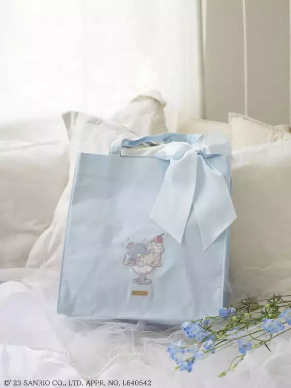 「『タキシードサム』が「Maison de FLEUR」とコラボ！80年代風のポップ＆ファンシーなトートバッグ、パスケースが登場」の画像