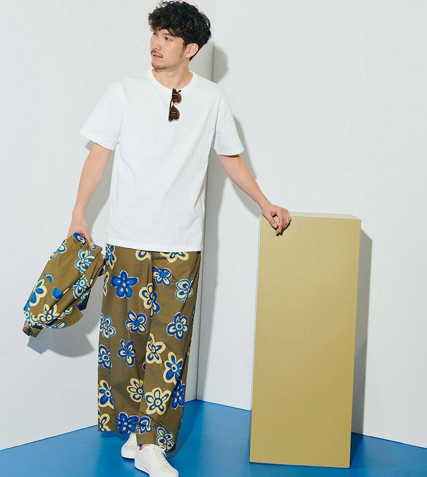 ユニクロ×マルニ」の注目セットアップを白Tコーデで定点観測。テイスト 
