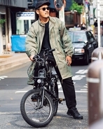 【自転車スタイル・パパラッチ】粋な“シティサイクル”ファッション6選