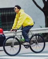自転車はファッションの一部 だから洋服に合わせて 真っ黒カスタム を楽しんでいます みんなの自転車 21年1月22日 エキサイトニュース