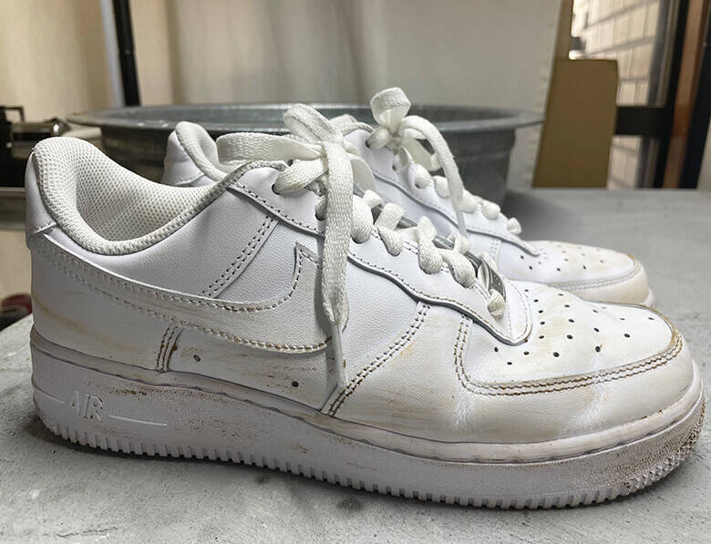 専門家に聞いた 自宅でできるスニーカーの正しい洗い方 身近なもので簡単手入れを 21年7月24日 エキサイトニュース 専門家に聞いた 自宅でできるスニーカーの正しい洗い方 身近なもので簡単手入れを 21年7月24日 エキサイトニュース