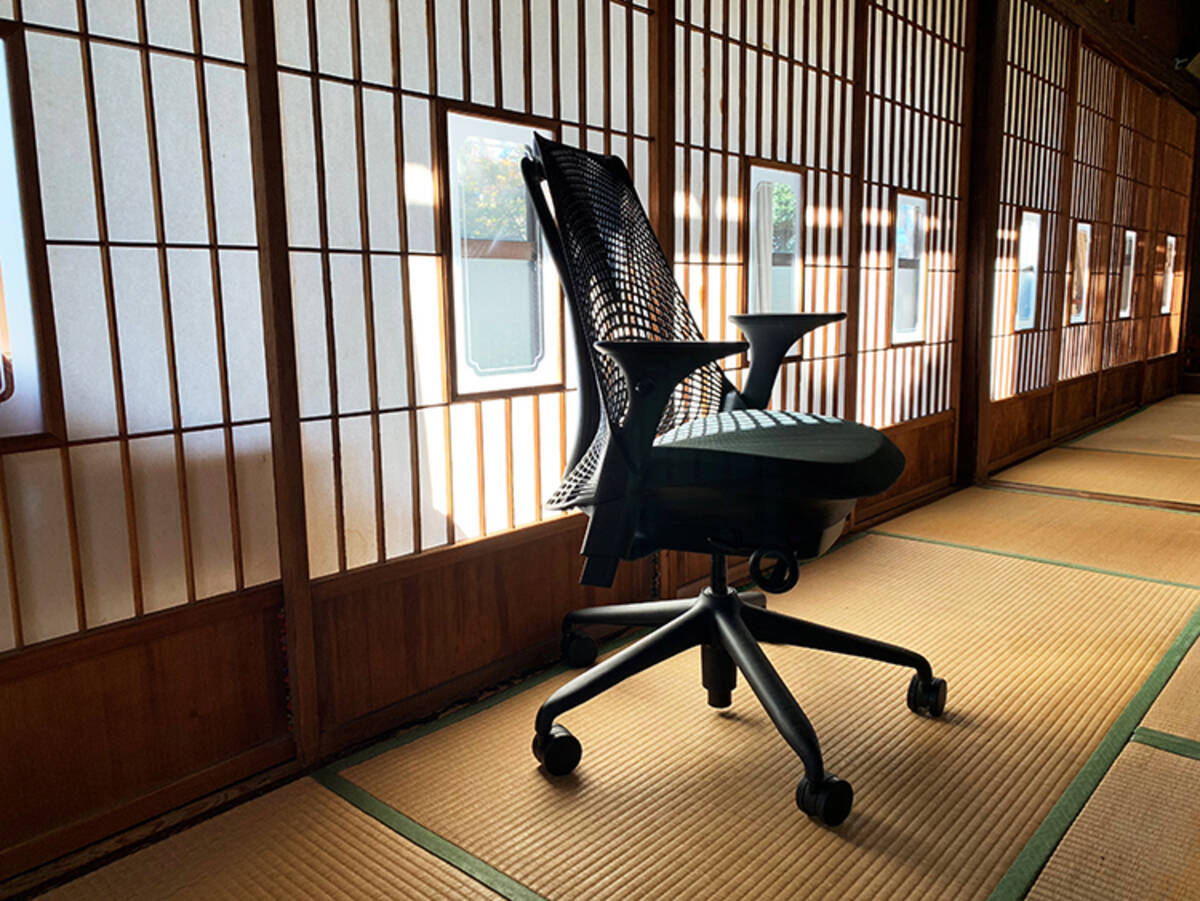 超美品！ほぼ新品 ハーマンミラー セイルチェア 野暮ったい
