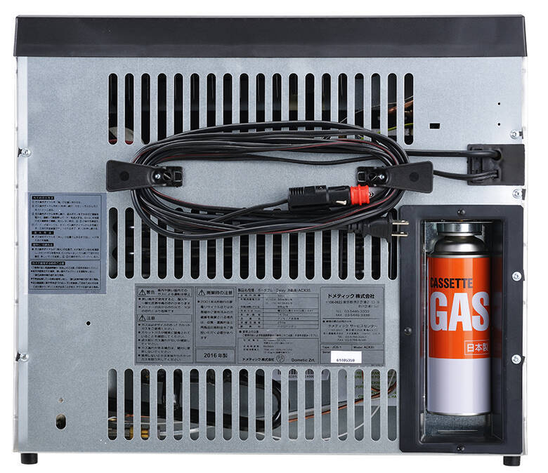 カセットガス1本で24時間冷却できるポータブル冷蔵庫をアウトドアの最終兵器に！