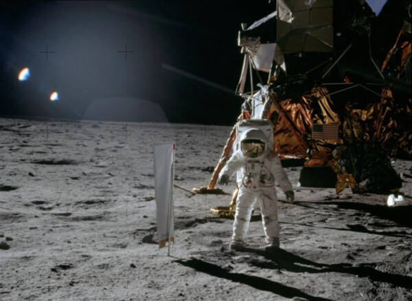 アポロ11号月面着陸から50年を迎える ハッセルブラッドが使用された理由 19年7月7日 エキサイトニュース