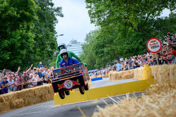おバカなレースに大まじめ Red Bull Box Cart Race Tokyo 19 開催 19年10月1日 エキサイトニュース