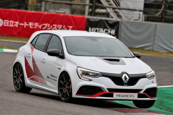 量産ff車として類を見ないタイム記録 新型メガーヌr S トロフィーrの挑戦 19年11月30日 エキサイトニュース