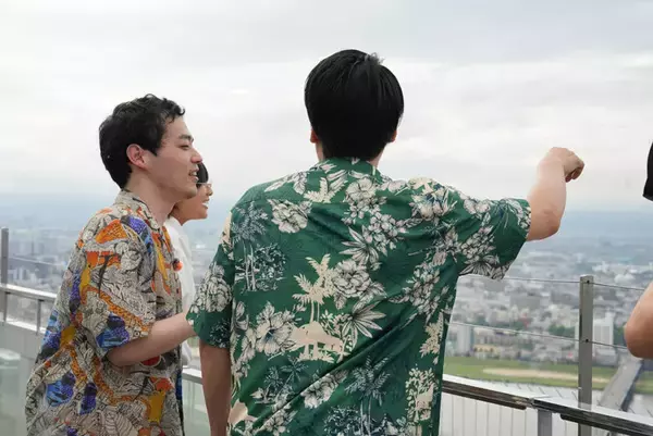 「話題の街ブラ番組が全国再放送！　濱田祐太郎が『ブラリモウドク』で得た確信とは？」の画像