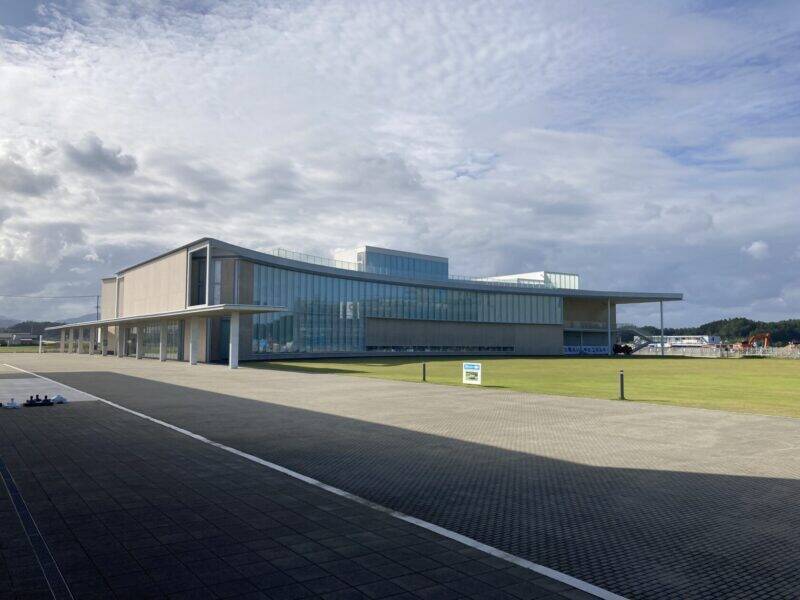 スズキナオ　双葉町に住んでいる山根さんと一緒に街を歩く