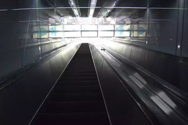 「スズキナオ　日が沈んで夜になるまでずっと見る」の画像