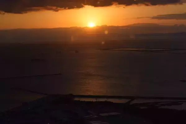 「スズキナオ　日が沈んで夜になるまでずっと見る」の画像