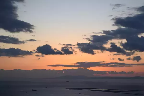 「スズキナオ　日が沈んで夜になるまでずっと見る」の画像