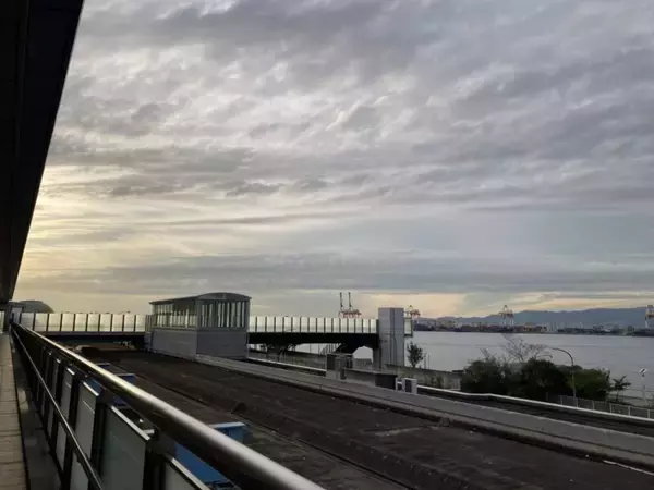 「スズキナオ　日が沈んで夜になるまでずっと見る」の画像