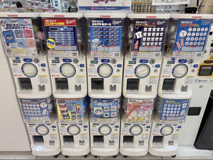 【北谷町】イオン北谷店に出現中のカプセルトイコーナーで中日ドラゴンズのグッズGET☆【美ら浜つーしん】