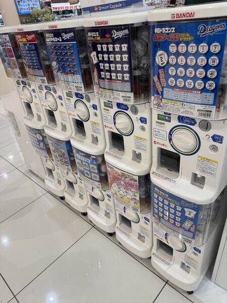 【北谷町】イオン北谷店に出現中のカプセルトイコーナーで中日ドラゴンズのグッズGET☆【美ら浜つーしん】