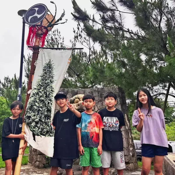 「「いつか琉球王朝祭りで」　小中学生5人、手作り旗頭で道ジュネー　大舞台を心待ち【動画あり】」の画像