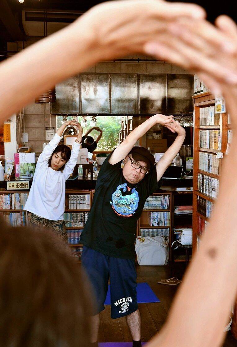 中学生以下は無料、大人も500円で時間制限なし！　元教師が沖縄・北中城に開いた「キセキ」の漫画喫茶とは【写真たっぷり】