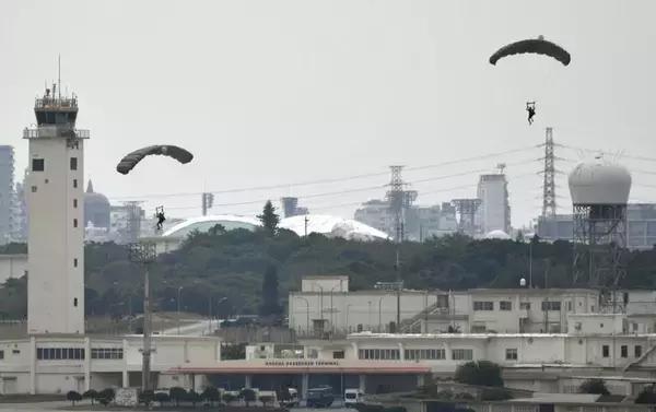 米軍、嘉手納の降下訓練計画を削除　15日予定　中止の可能性