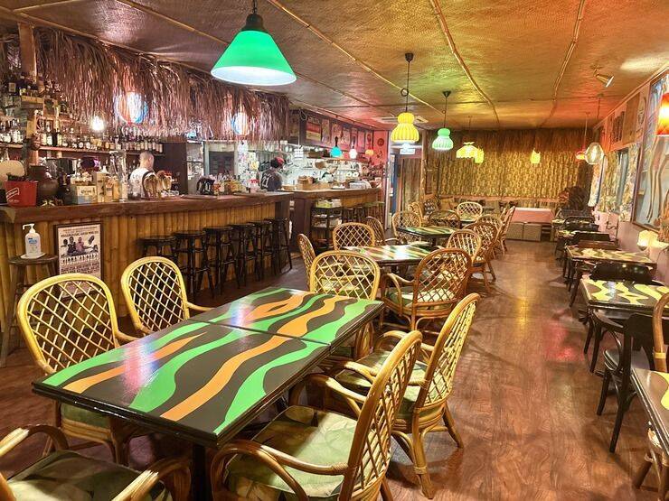 【北谷町】アラハビーチサイドのジャマイカン料理屋さん『FLEX Bar & Grill』本場仕込みのジャークチキンを堪能してきたよ♪【美ら浜つーしん】