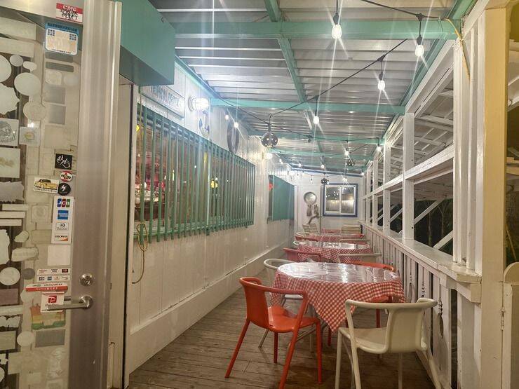 【北谷町】アラハビーチサイドのジャマイカン料理屋さん『FLEX Bar & Grill』本場仕込みのジャークチキンを堪能してきたよ♪【美ら浜つーしん】