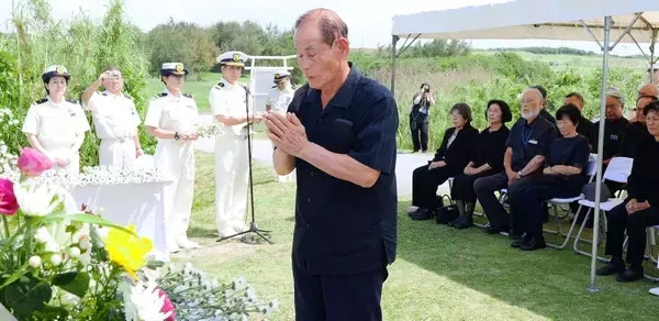 米軍爆撃で殉職した父　娘「思わぬ最期だったろう」　伊江島灯台職員と家族ら悼む慰霊祭