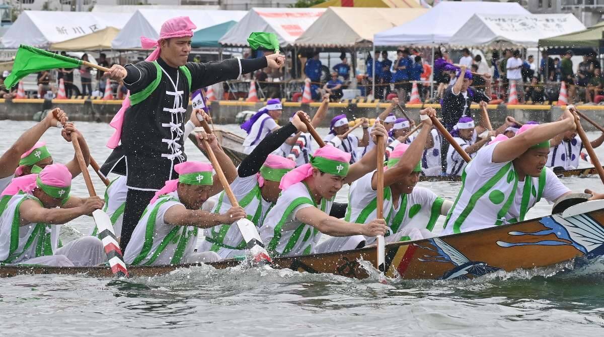 「昨年負けた悔しさから」　糸満ハーレー、新島が競り勝つ　2年ぶり総合優勝