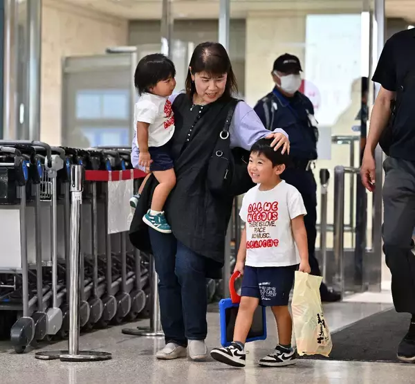 「美ら海水族館やゴルフも楽しみ」　那覇空港、観光客らでにぎわう　GW本格スタート！