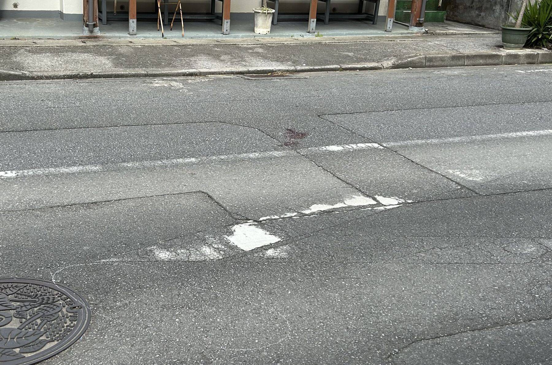 「『ドーン』とぶつかる音がした」 深夜に重傷ひき逃げ事故　60代男性が意識不明　沖縄・金武町