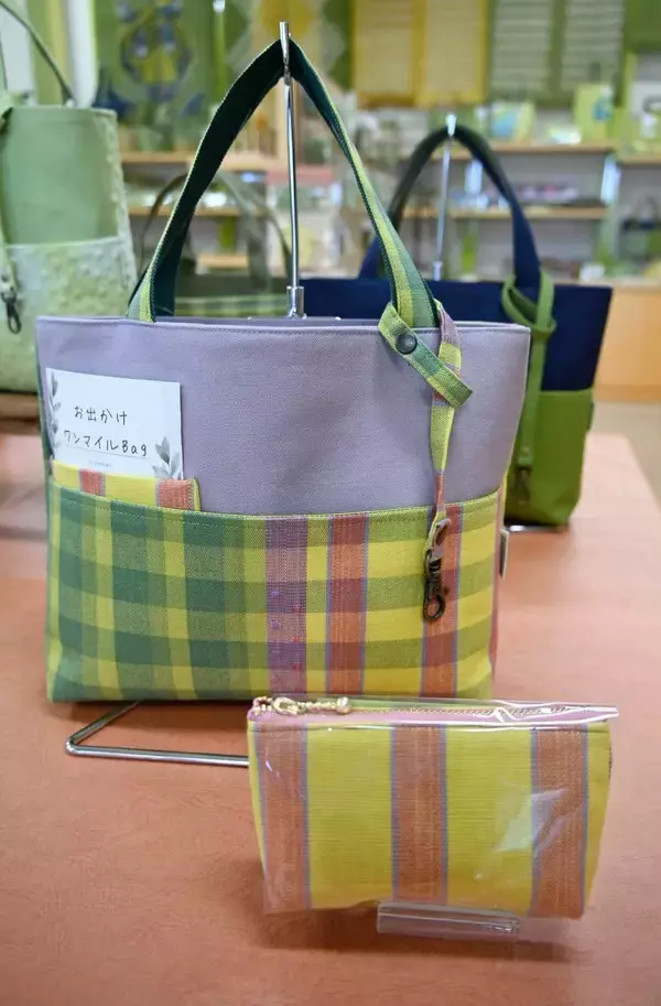 サトウキビから豊かな色彩生む　23歳女性、職人の道へ　「ウージ染めのリピーターつくりたい」　沖縄・豊見城市