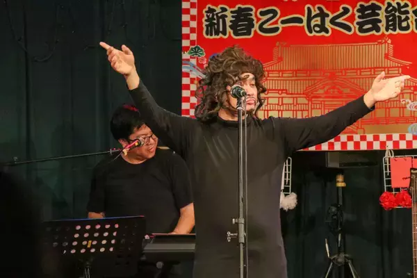 「チケット3時間で完売「新春こーはく芸能合戦」　喜納昌吉氏も絶賛、若手中心16組が魅せた“沖縄民謡の現在地”」の画像