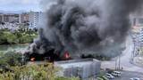 「【動画あり】「火災が起きている」　沖縄・名護で建物から黒煙上がる　周辺で交通規制【23日午後0時半】」の画像1