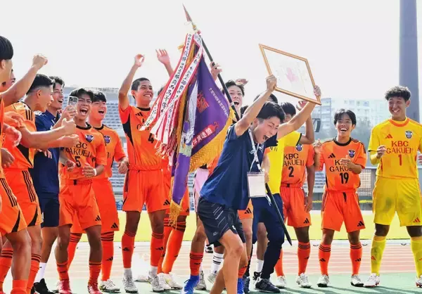 ［沖縄days］歓喜の初優勝　沖縄県総合運動公園陸上競技場