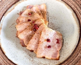 薬膳料理の経験活かし素材の旨味引き出す　「美味しく健康的な食品」信念に　今帰仁村・北山商店