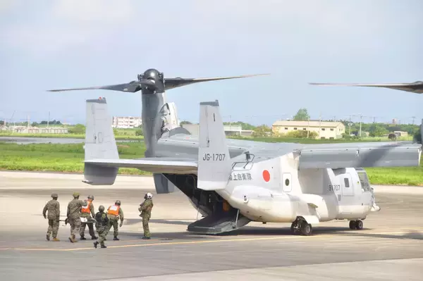 「陸自オスプレイ、沖縄・宮古に初飛来　災害対処訓練を実施　市民ら「戦争準備をするな」と抗議も」の画像