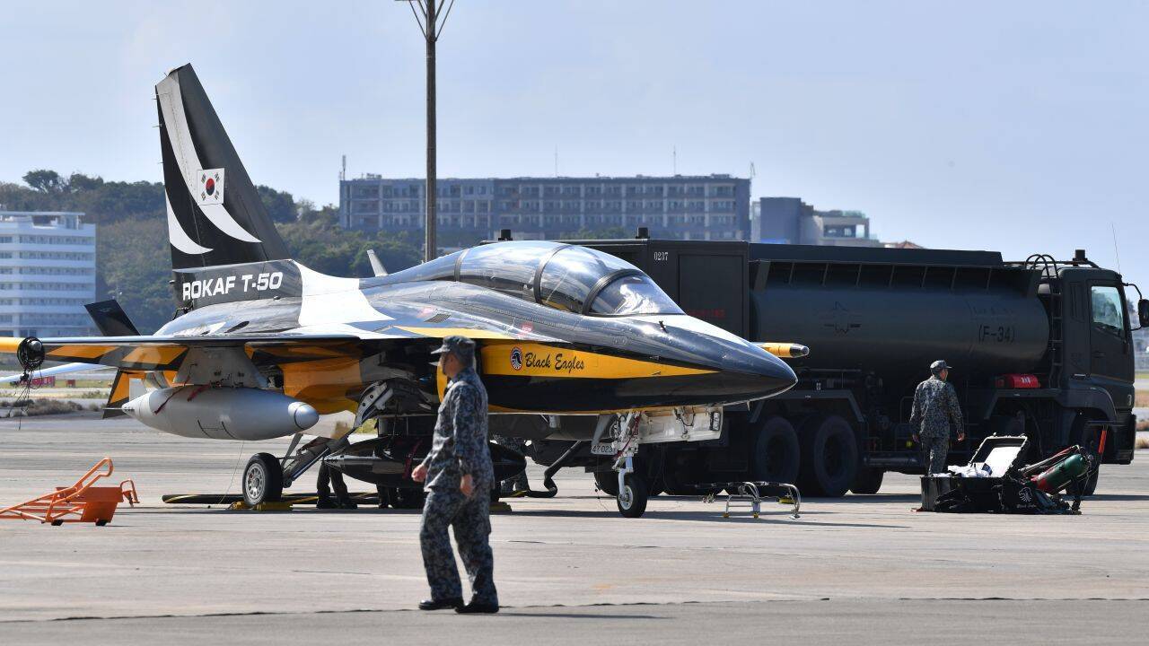 韓国空軍「ブラックイーグルス」が那覇空港に飛来　日韓両国の防衛協力をアピールか
