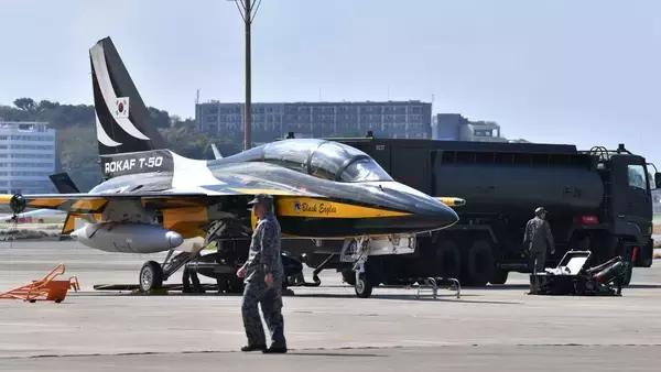 「韓国空軍「ブラックイーグルス」が那覇空港に飛来　日韓両国の防衛協力をアピールか」の画像