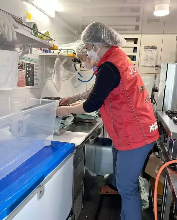 「私ができるのは温かい食事を出すこと」沖縄の栄養士、能登で被災者支援　食中毒を防ぐため弁当を加熱して配る
