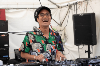 世界の注目集める「タイポップ」の魅力とは　DJ817が語る沖縄音楽史との共通点