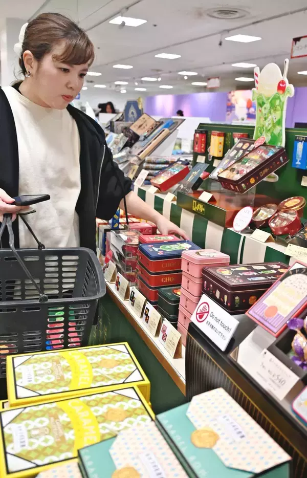 自分へのご褒美にもおすすめ　バレンタイン向けチョコ300種、ベルギー王室御用達も　那覇市のリウボウで2月14日まで