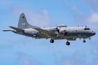 【速報】カナダ空軍の哨戒機が米軍嘉手納基地に飛来　違法な海上活動の監視で