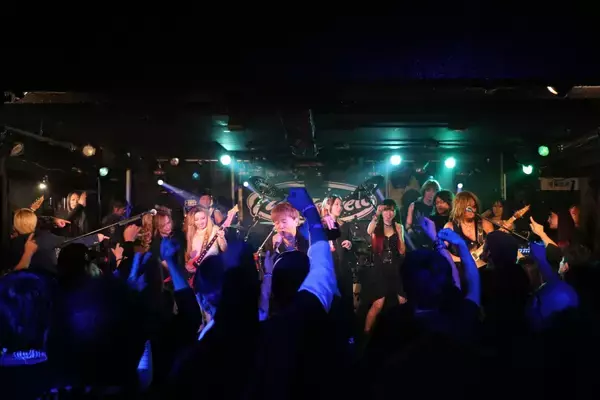 「沖縄市のライブハウス「7th Heaven Koza」が25周年フェス　ドラゴンボールZ主題歌も紫の名曲もミリオン曲も　世界的プレイヤーが一堂に」の画像