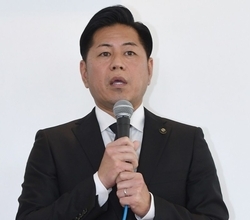 【速報】豊見城市長「心の弱さあった」　レンタカー貸与問題で謝罪　車返却し利用料104万円支払う（ノーカット動画）